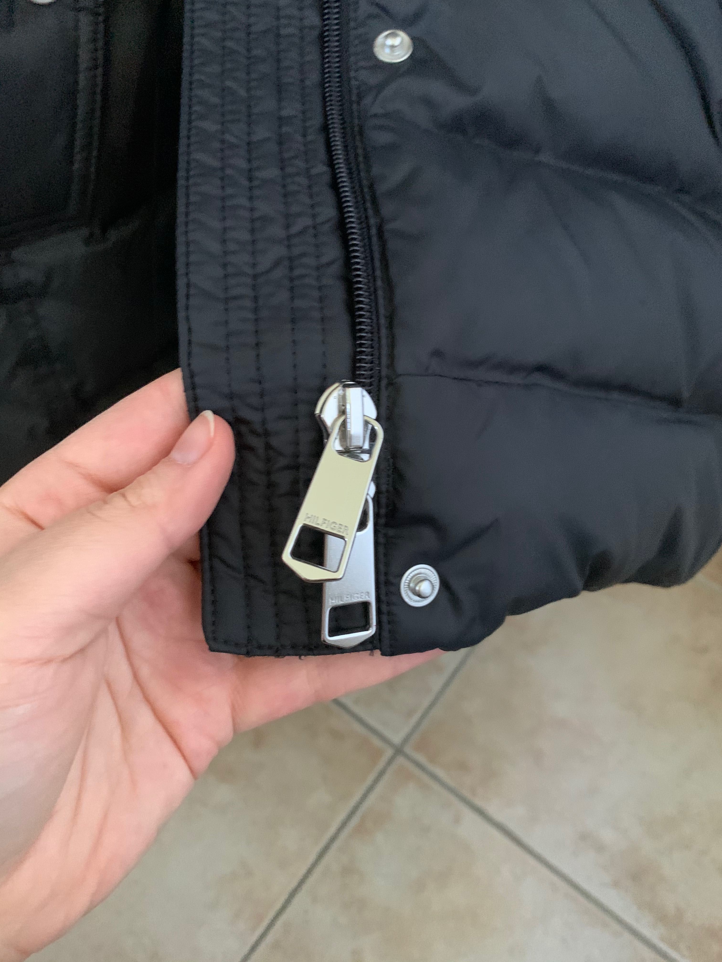 Tommy Hilfiger kurtka pikowana ciepla r.S czarna futerko