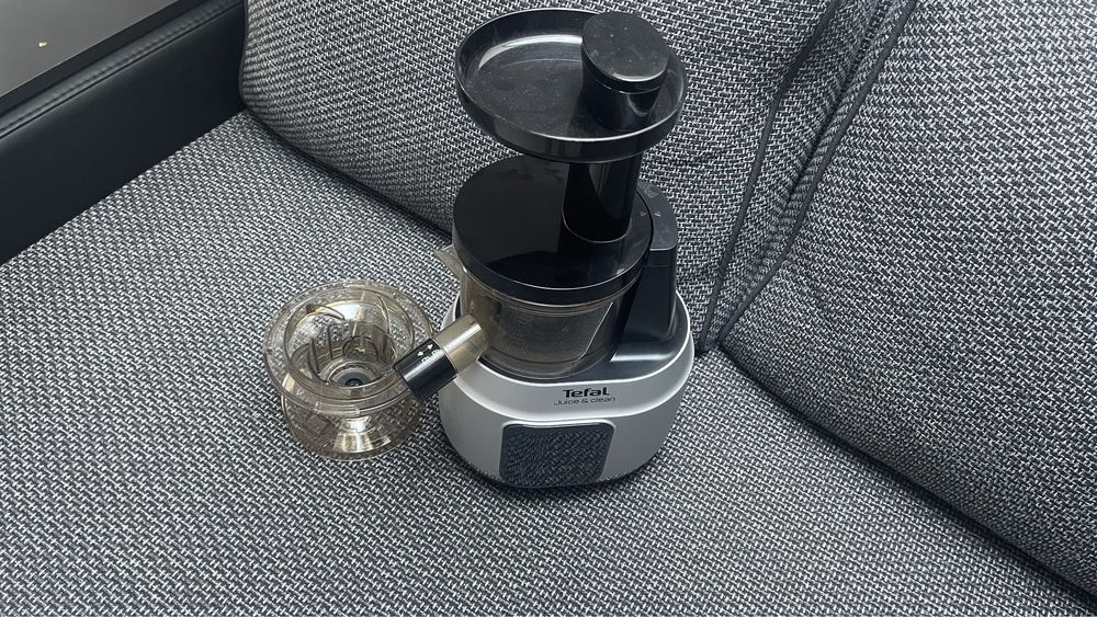 Wyciskarka wolnoobrotowa Tefal Juice & Clean z panelem dotykowym