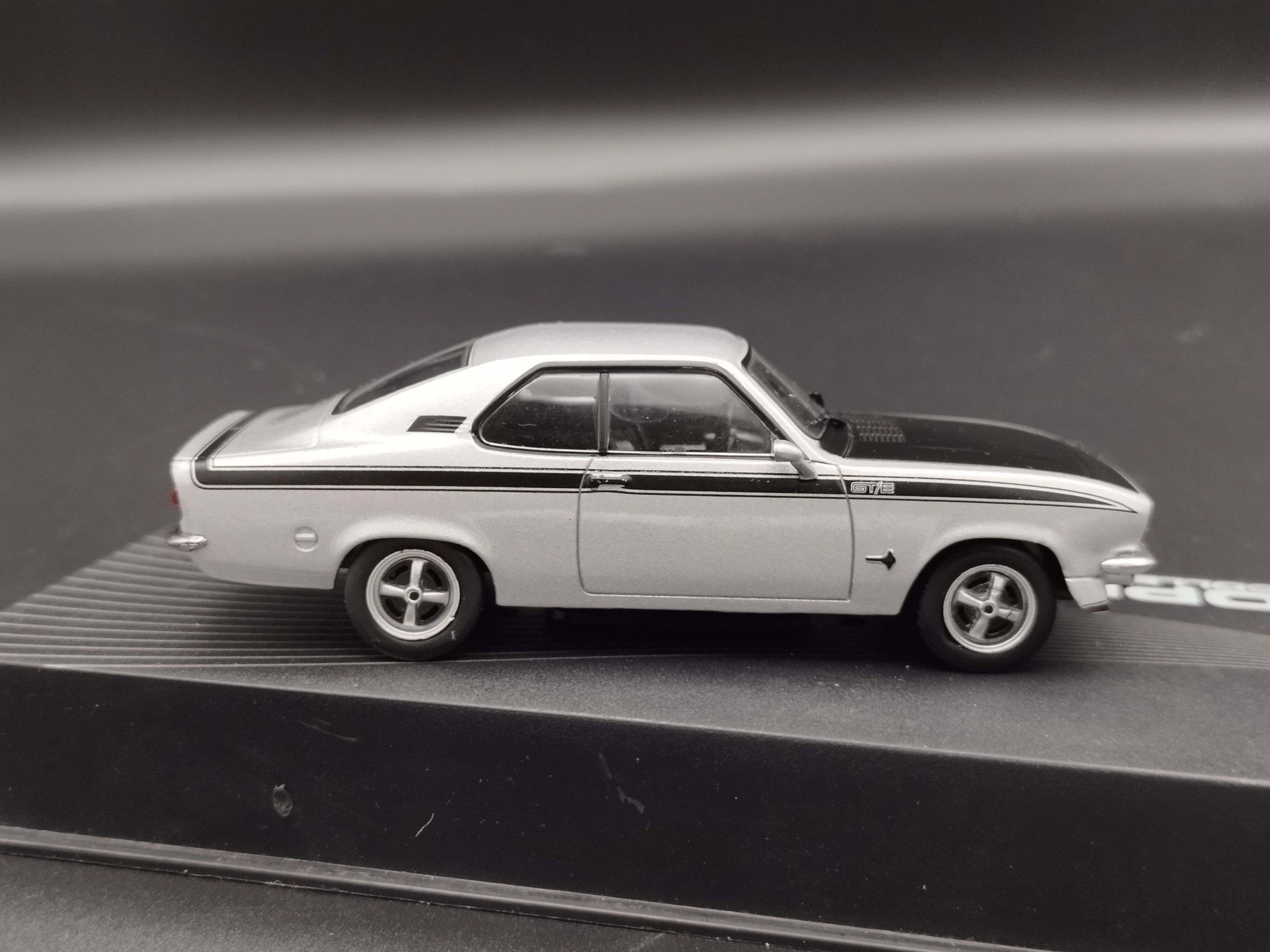 1:43 Opel Collection Manta A GT/E model używany