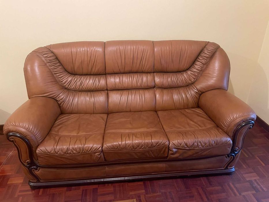 Sofás em Pele Natural - Conjunto 3+1+1 em excelente estado