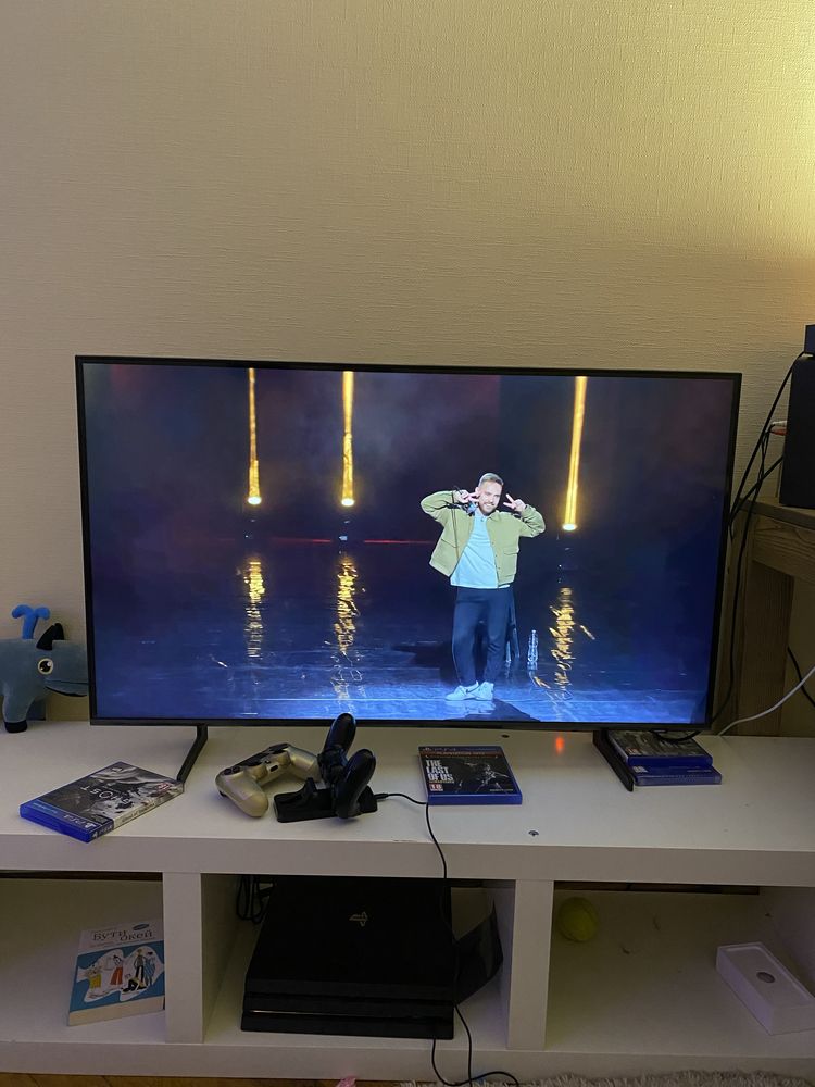 Телевізор SAMSUNG 43" (109 см) в ідеальному стані