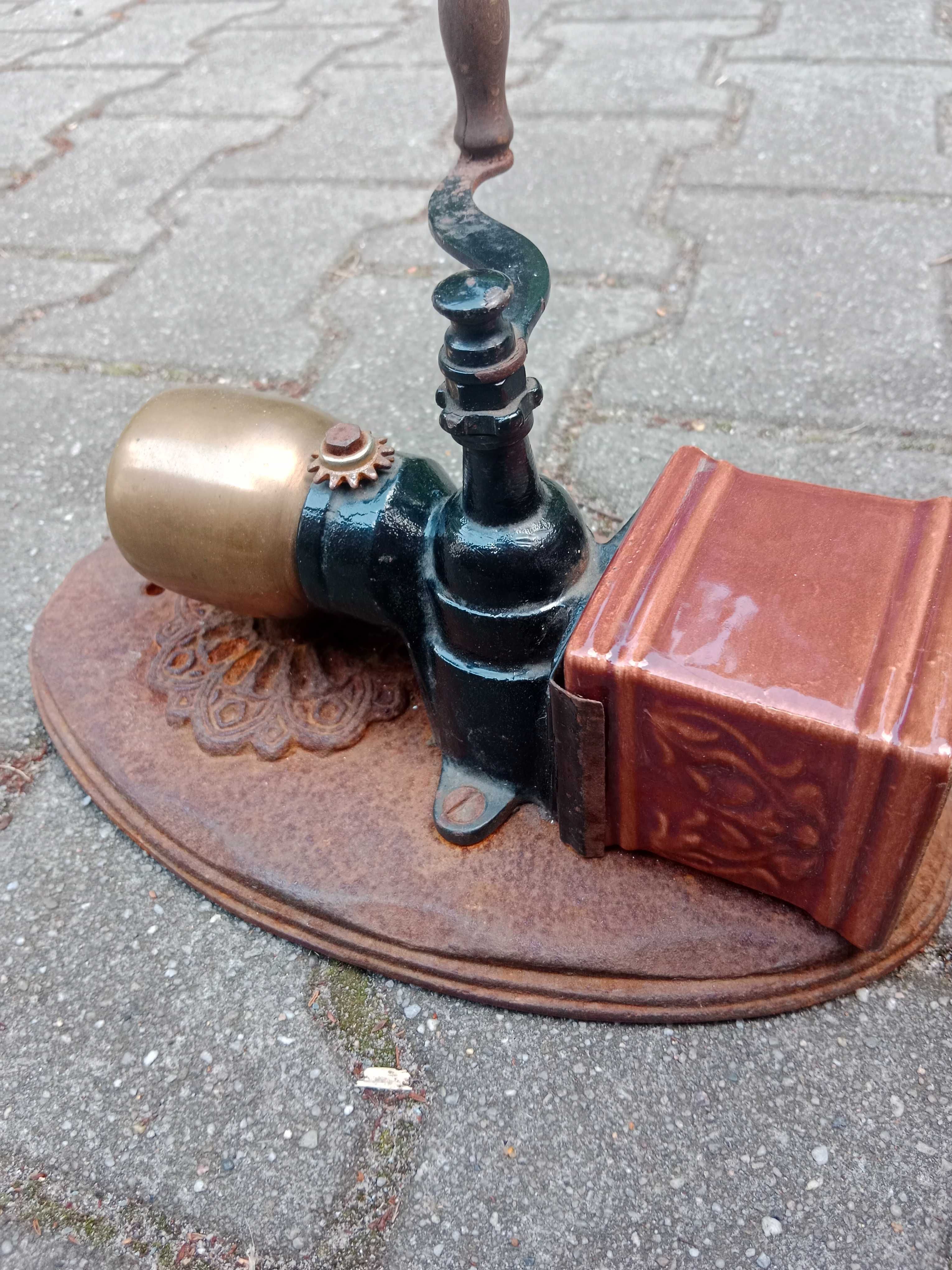 stary młynek, pojemnik ceramiczny