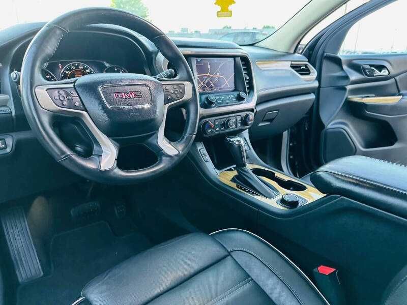 2017 GMC Acadia Denali