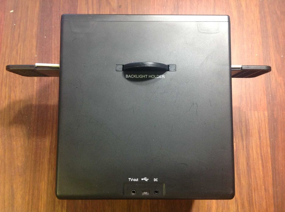 Оцифрувальник для фотоплівки, фотографій та слайдів