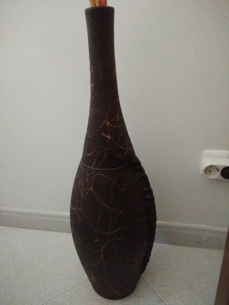Quadros, tapetes, cortinas, etc. Toda a decoração 28€