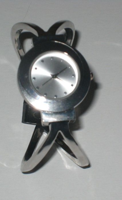 Часы - браслет "Эллипс" (механизм японского производства).