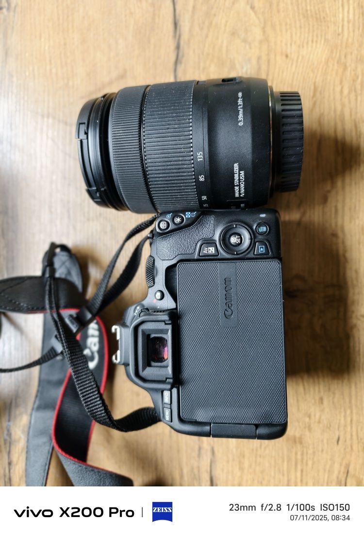 Canon EOS 250D + Obiektyw EF-S 18-55 IS STM + Torba + Statyw – Stan Ba