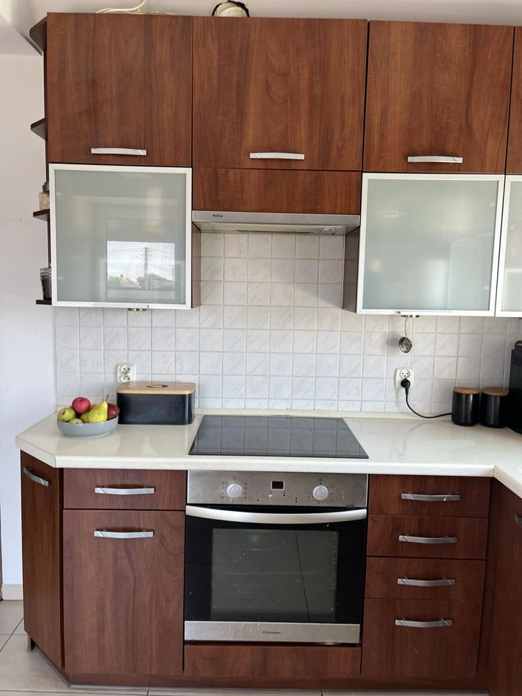 Kuchnia zabudowa meble brązowe