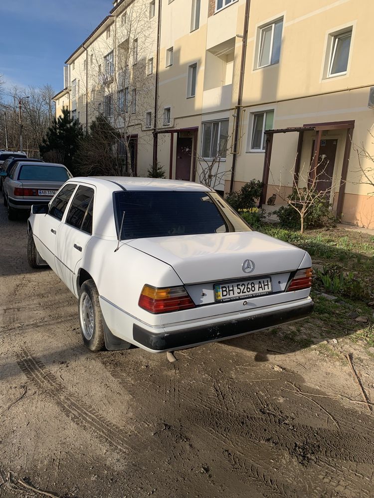 Продам мерседес 124