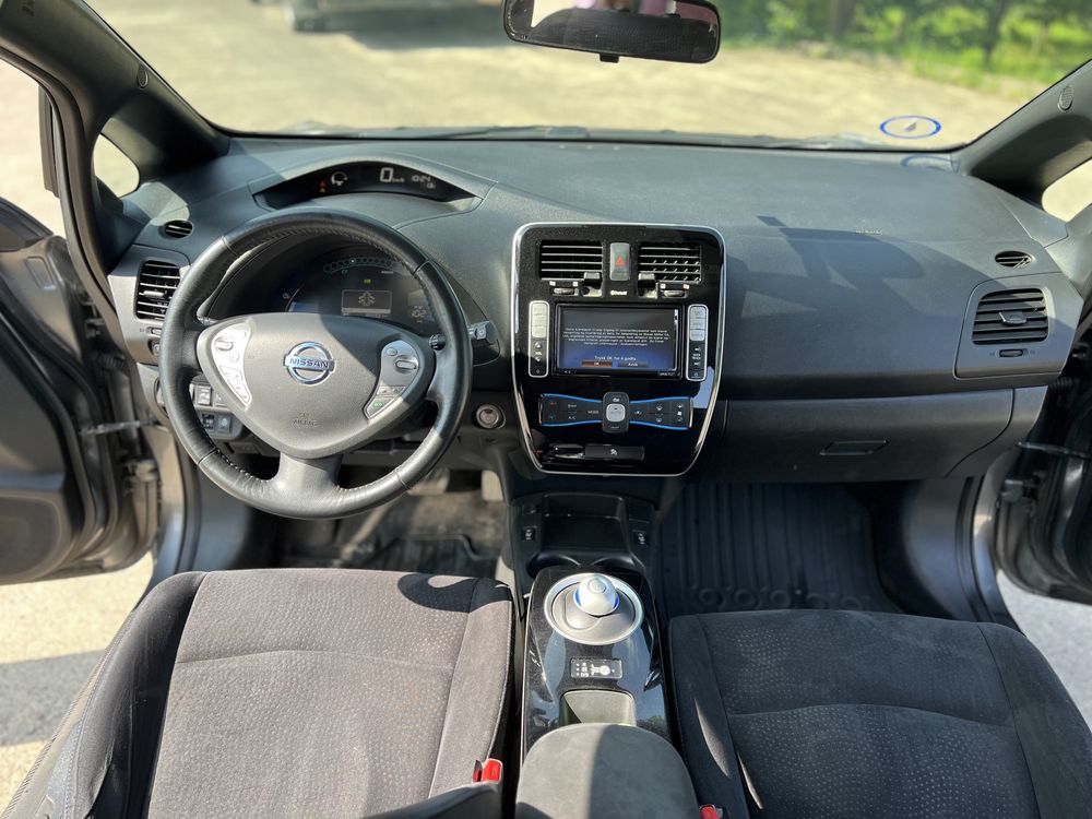 Nissan Leaf Нісан Ліф 2016 року