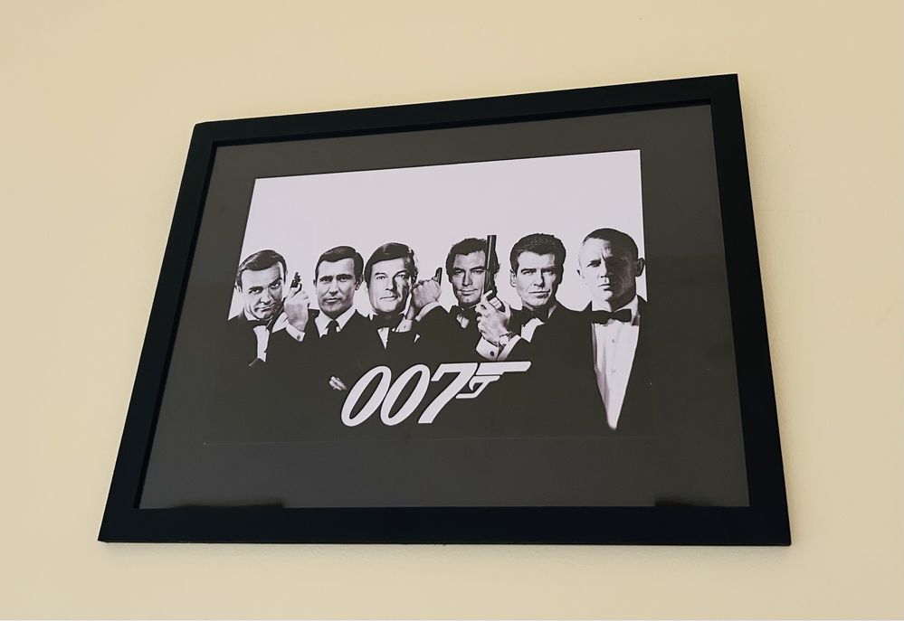 Oprawiony druk cyfrowy James Bond 007