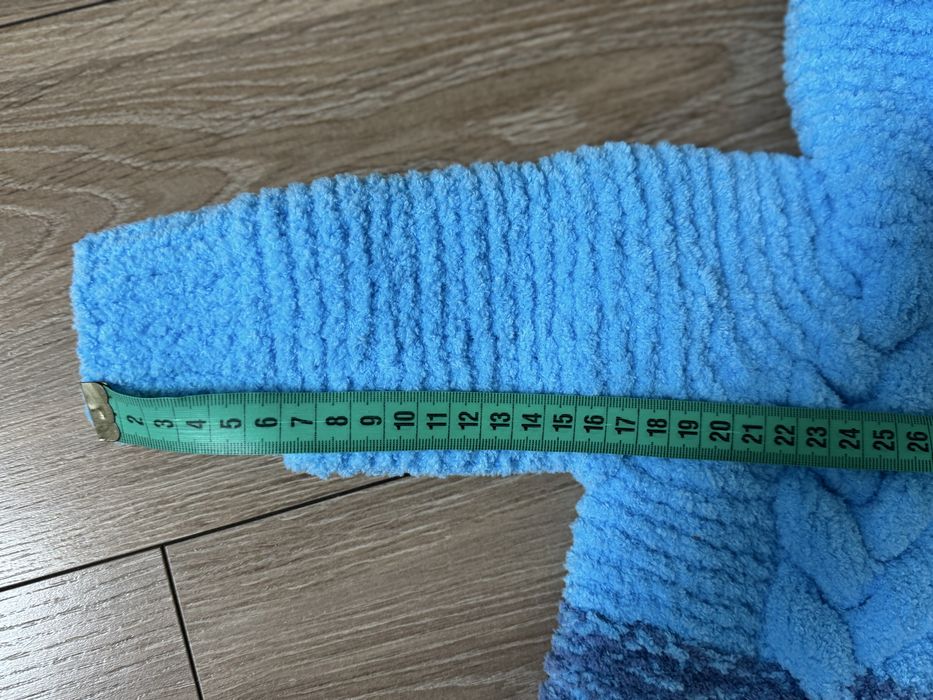 Вʼязаний дитячий комбінезон