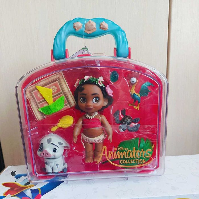 мини кукла Моана в чемоданчике с аксессуарами disney animators.