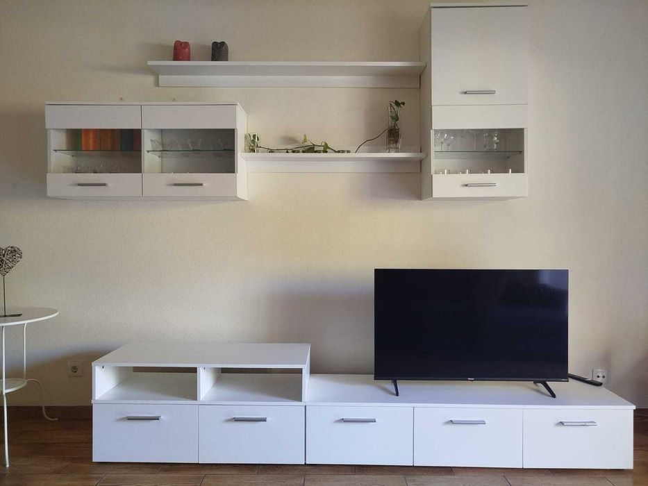 Móvel de sala completo.