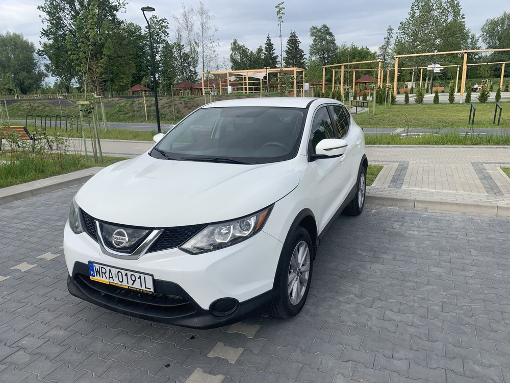 Nissan Qashqai  benzynka  2.0