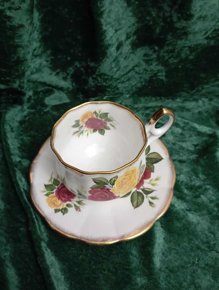 Angielska porcelana filiżanka Royal