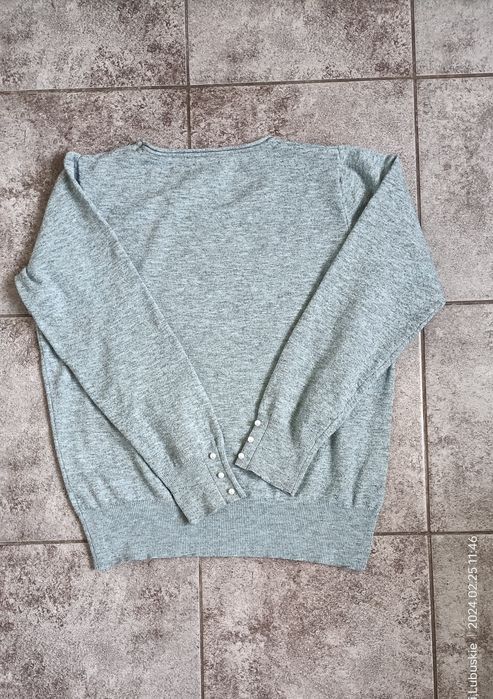 Niebieskoszary cienki sweterek. Micha