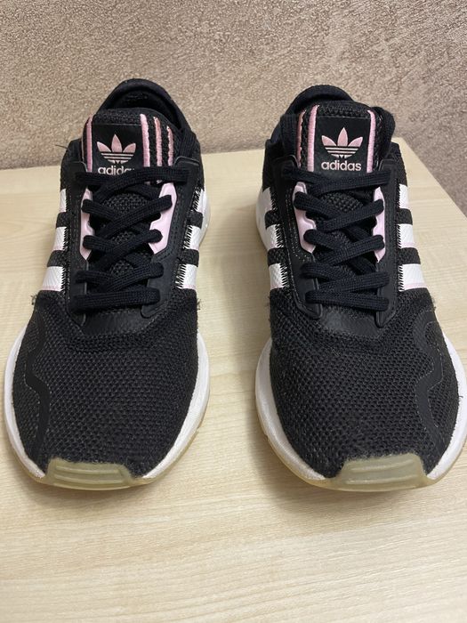 Кросівки adidas