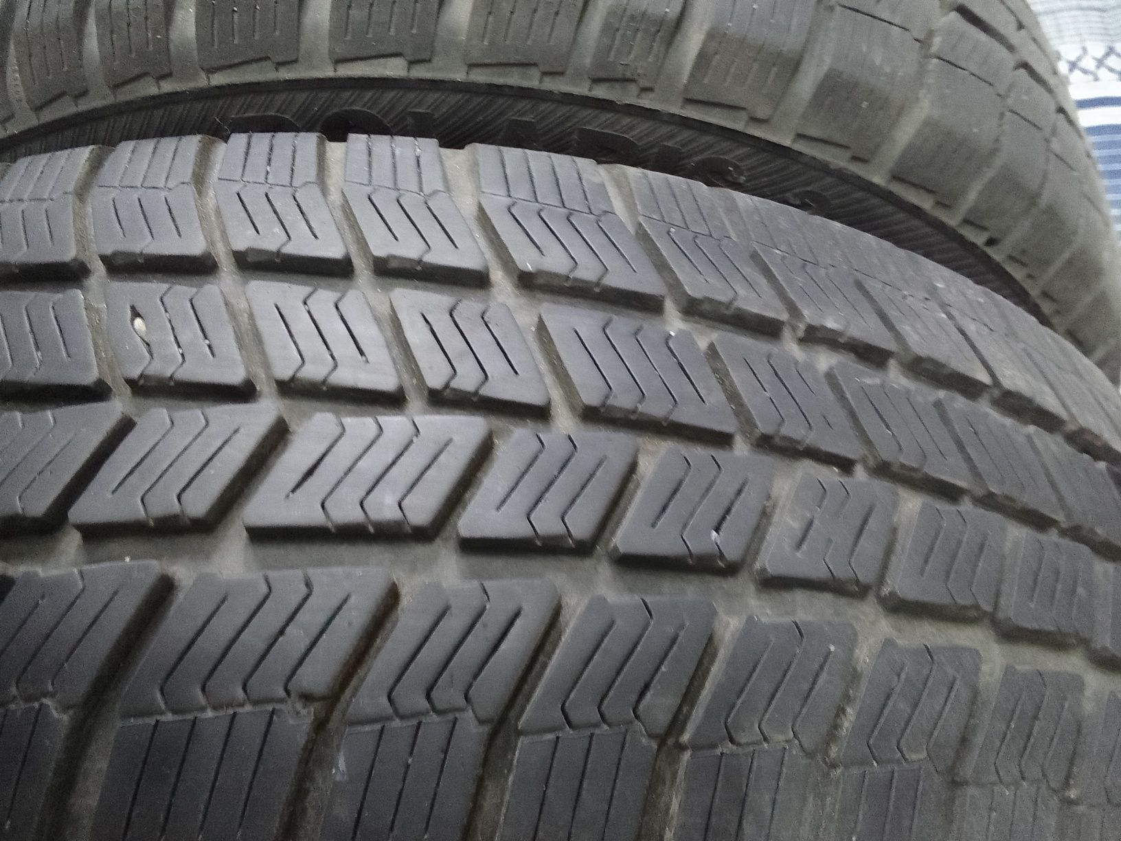 2 Opony zimowe 185/60r15 BARUM 6mm