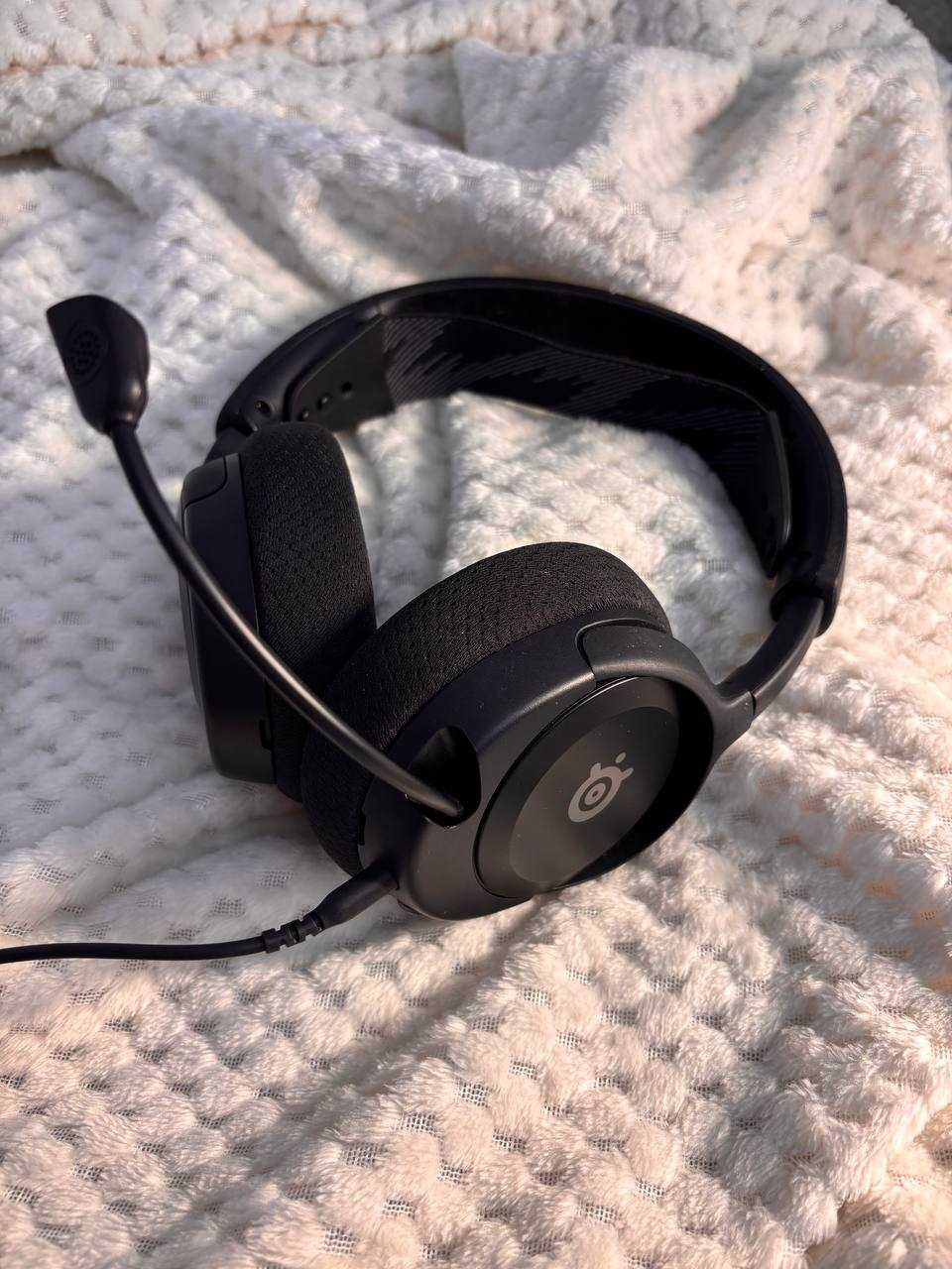 Słuchawki przewodowe z mikrofonem SteelSeries Arctis Nova 1 PS