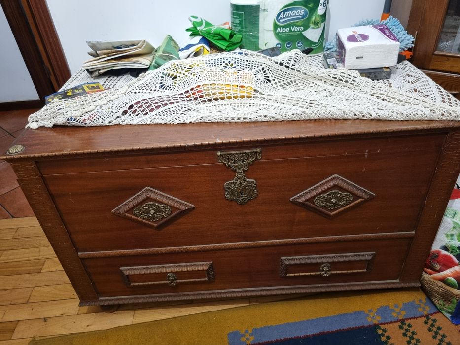 Arca e armario em bom estado