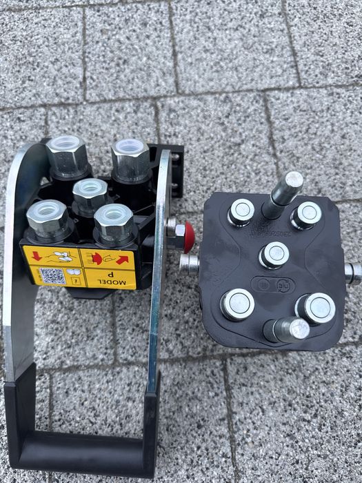 Siłownik Elektryczny New Holland CX TC CSX CR FR nowy oryginał