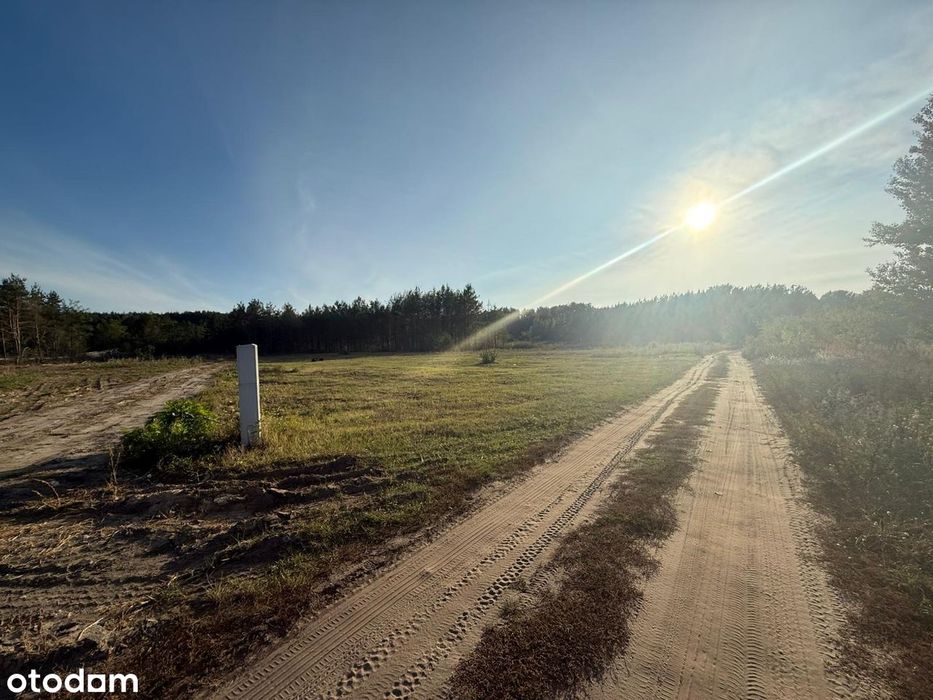 Atrakcyjna, duża działka  otoczona lasem i łąkami.