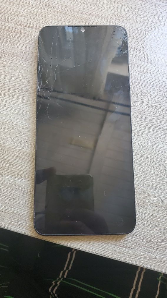 Redmi 10c. Wyświetlacz z ramką.
