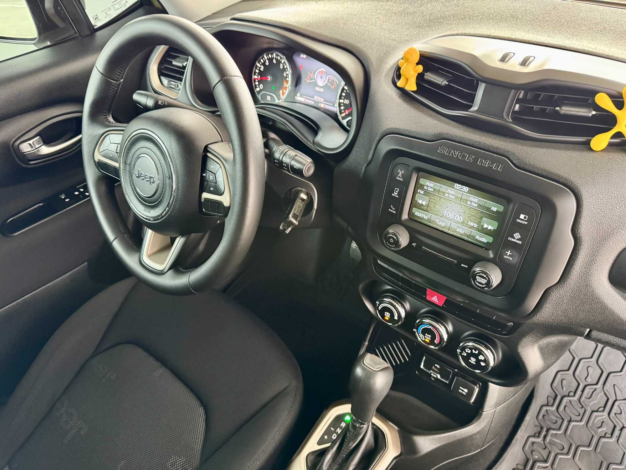 Продаю Jeep renegade 2015 год автомат