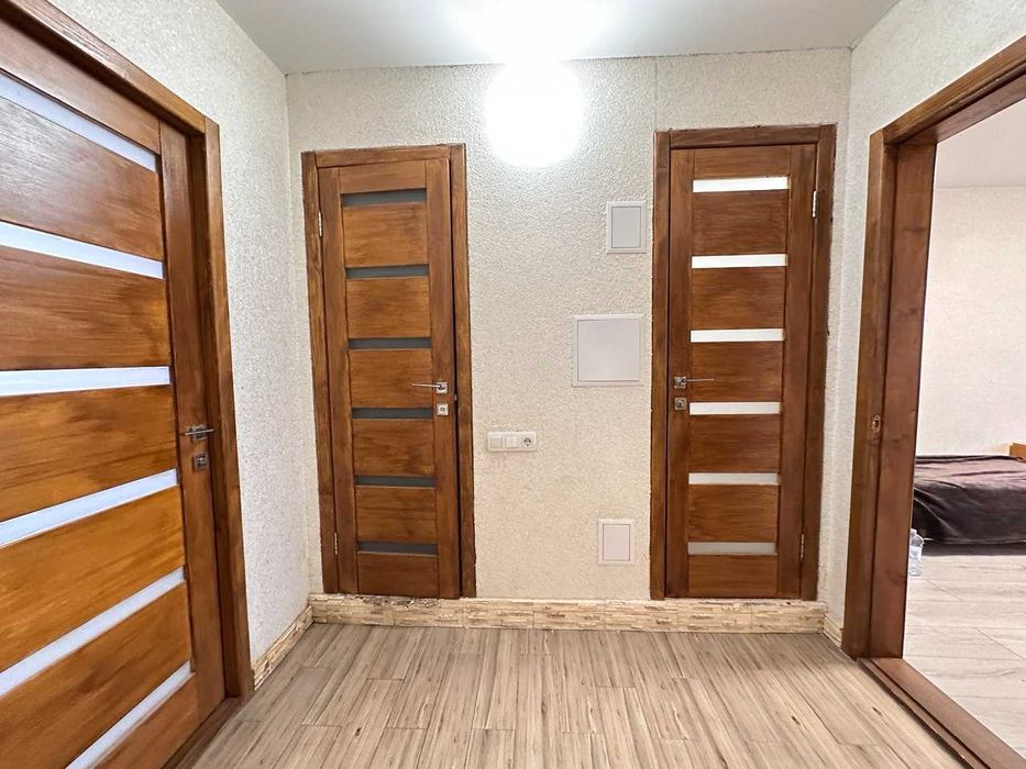 Продаж трикімнатної квартири в Києві, з ремонтом та меблями