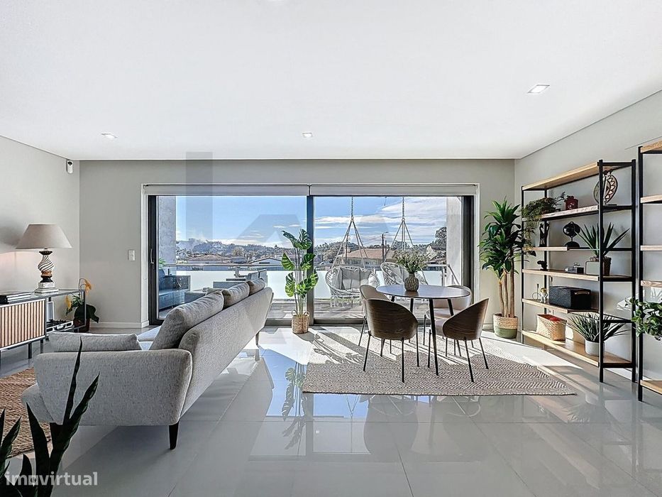 * Moradia T3 Moderna c/ Piscina, Excelentes Áreas, Enormes Portas Jane