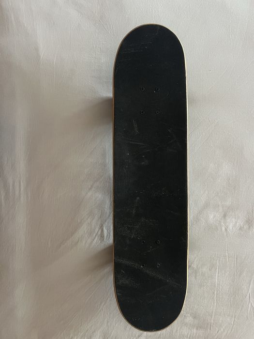 Skate e capacete Nerf
