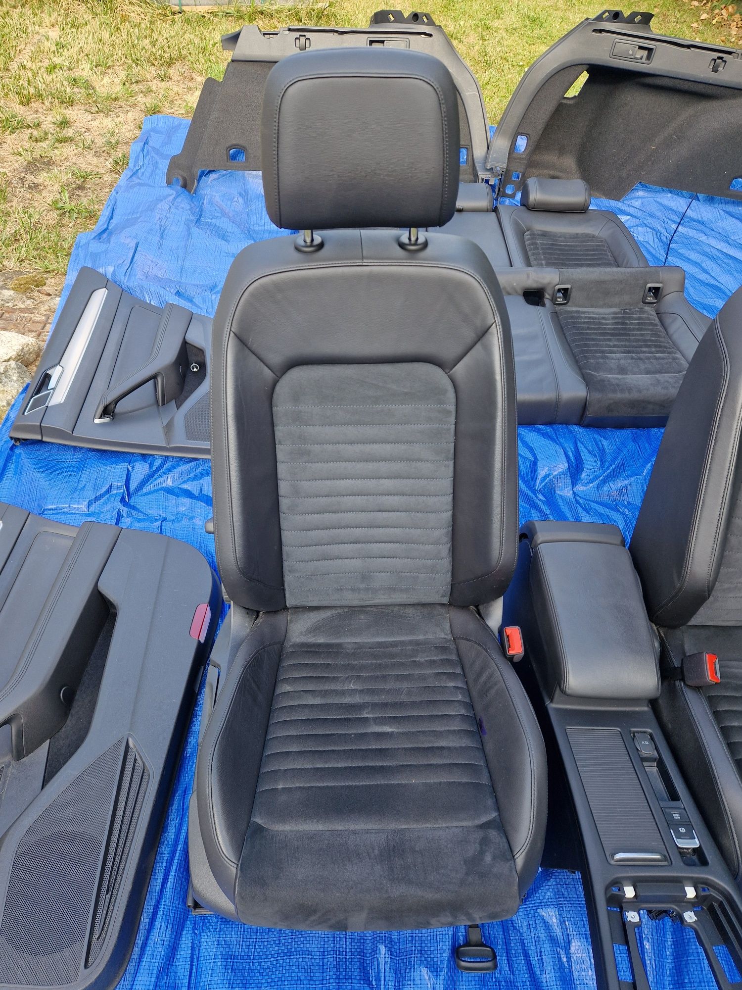Kompletne wnętrze czarne skórzane, alcantara ErgoComfort VW Passat B8