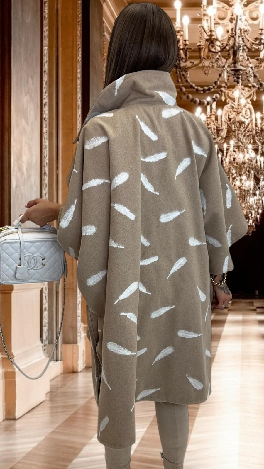 Elegancki płaszcz pióra oversize kolory Lola bianka