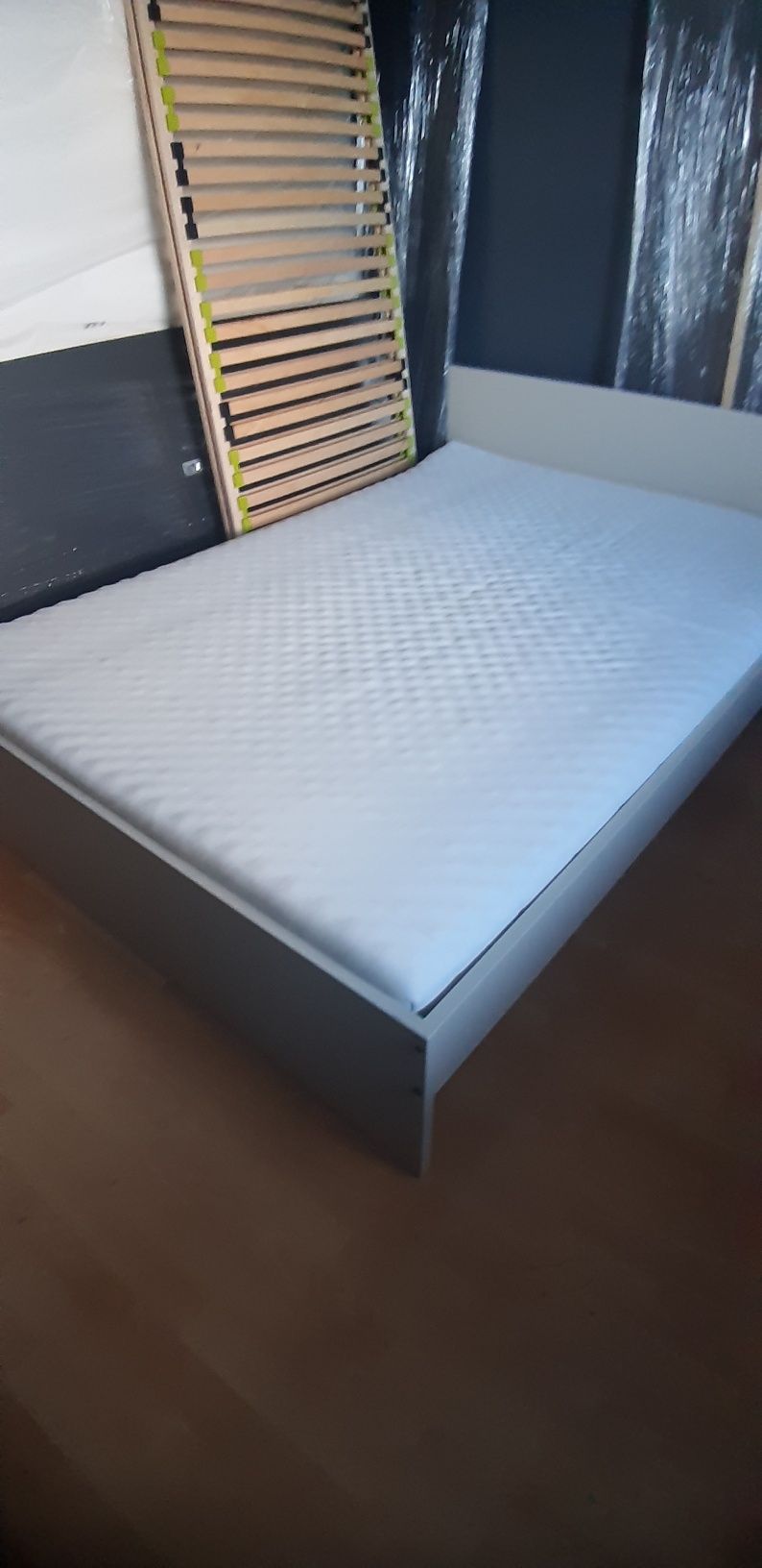 Łóżko do sypialni ikea