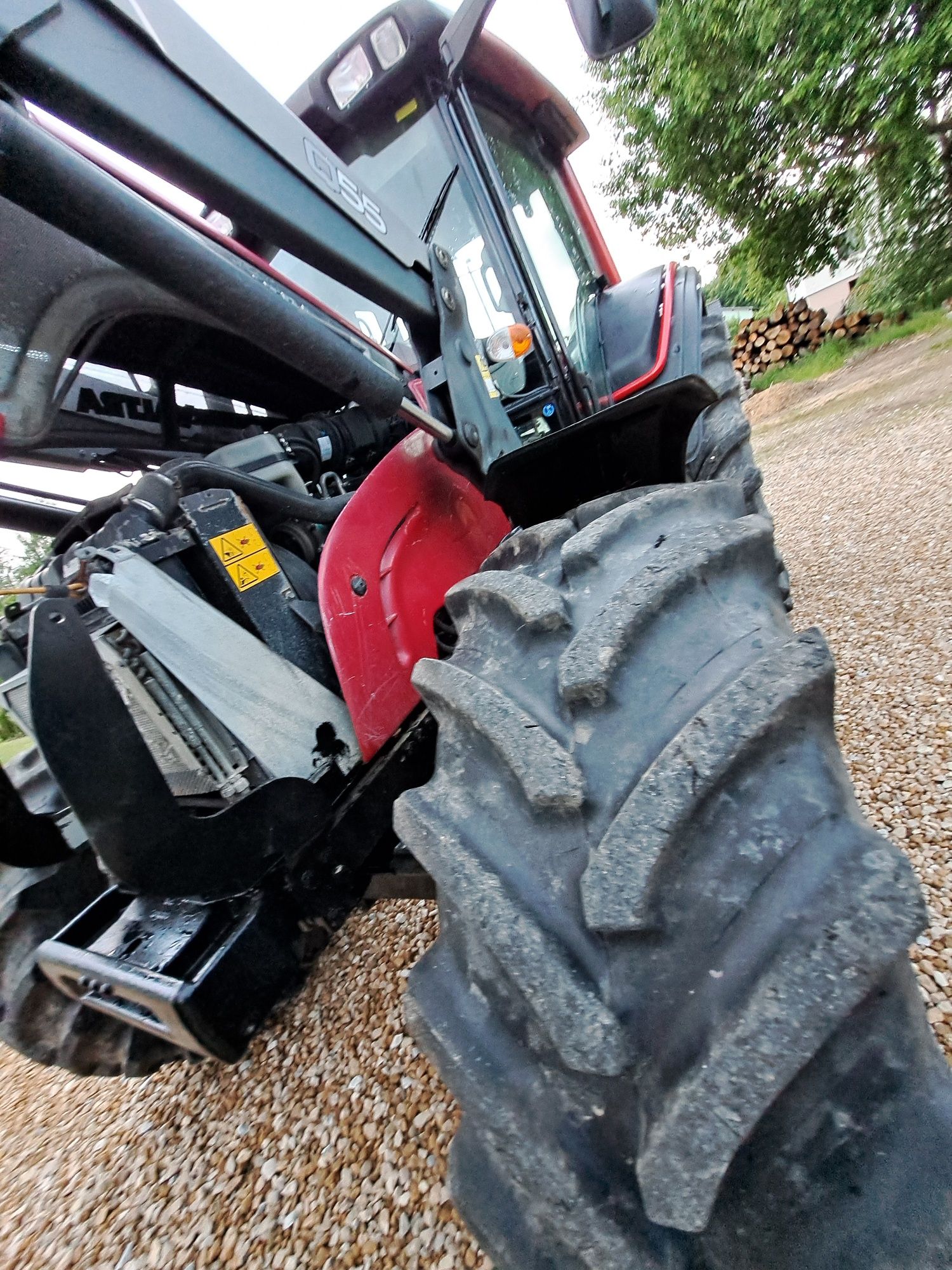 Valtra N121 + Ładowacz Quicke Q55