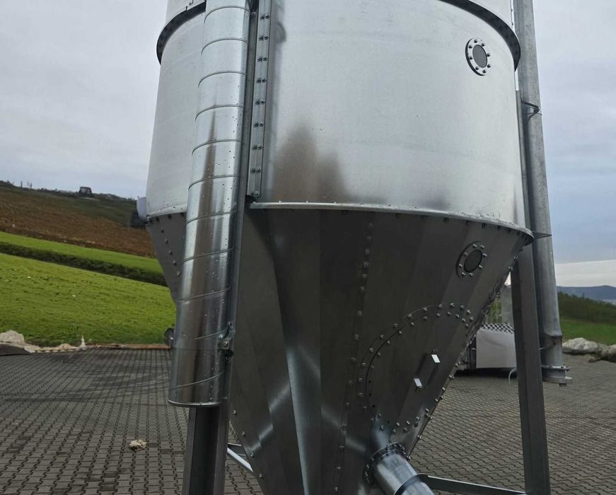 Silos paszowy 2,95t 4,53m³ lejowy silos na pasze dostawa HDS lej silos