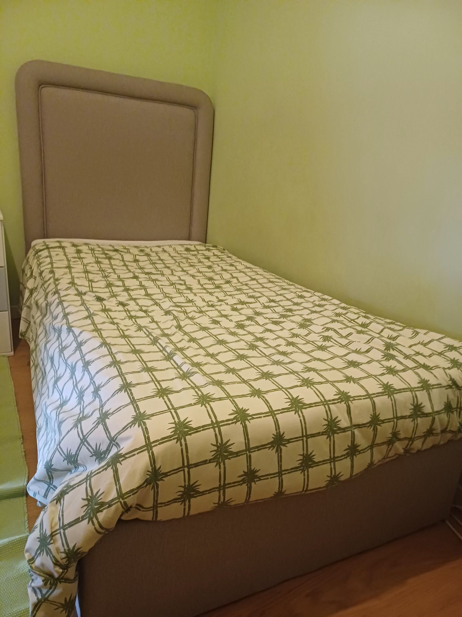 Cama dupla de solteiro