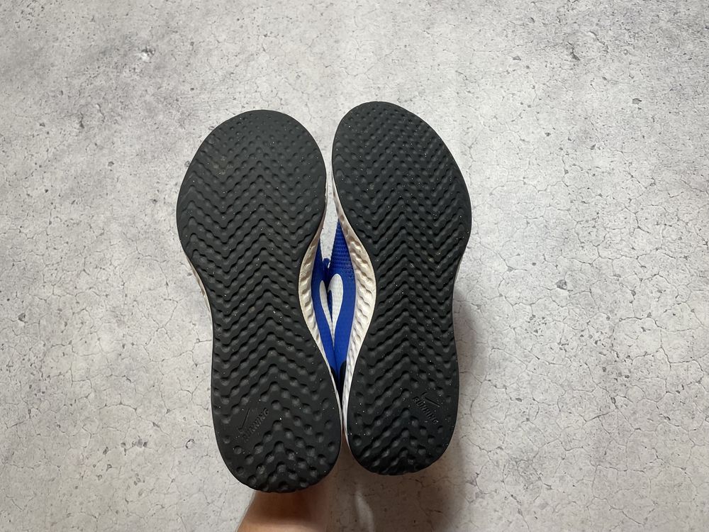 Мужские Кроссовки Для бега Nike Revolution 5 GS BQ5671-401 Ориг 39