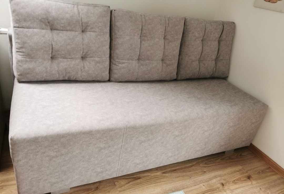 Rozkładany tapczan sofa z pojemnikiem na pościel dł. 180cm