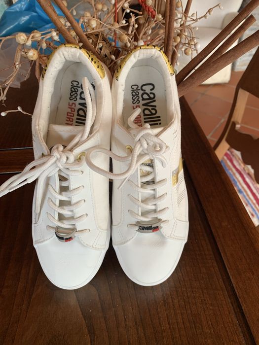 Tenis de senhora . Marca Cavalli