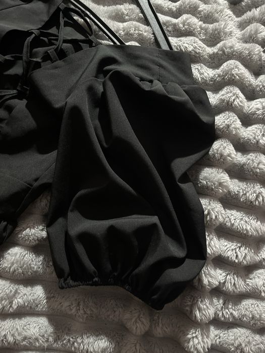 Сукня з відкритою спинкою