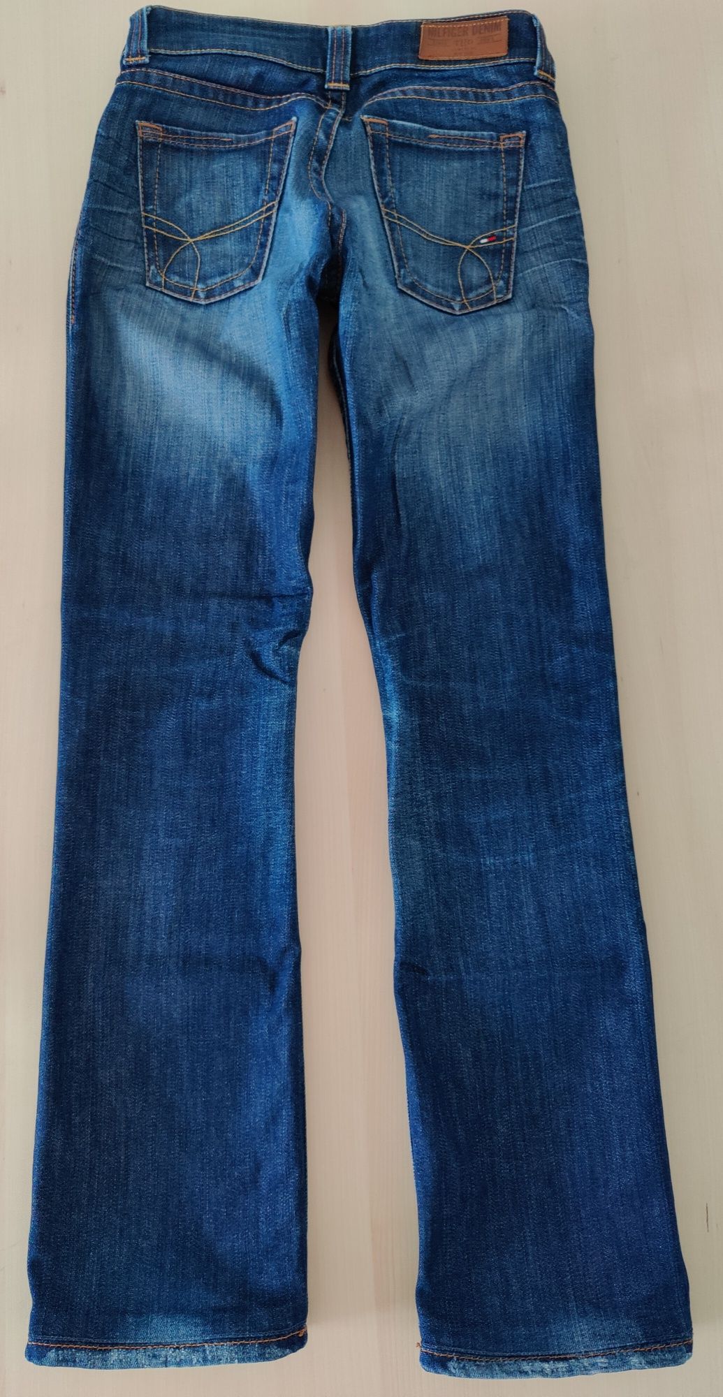 Spodnie damskie, dżinsy, jeansy; 36/8/S; Tommy Hilfiger; niebieskie
Ro