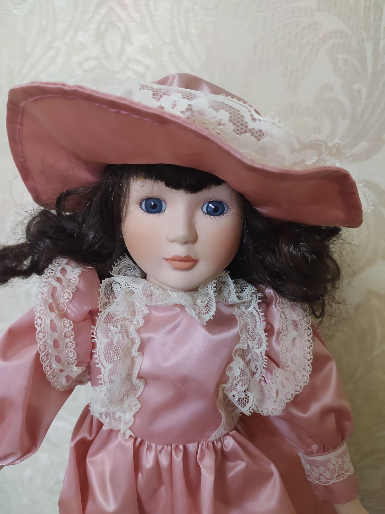 Фарфоровая кукла Леонардо порцелянова лялька