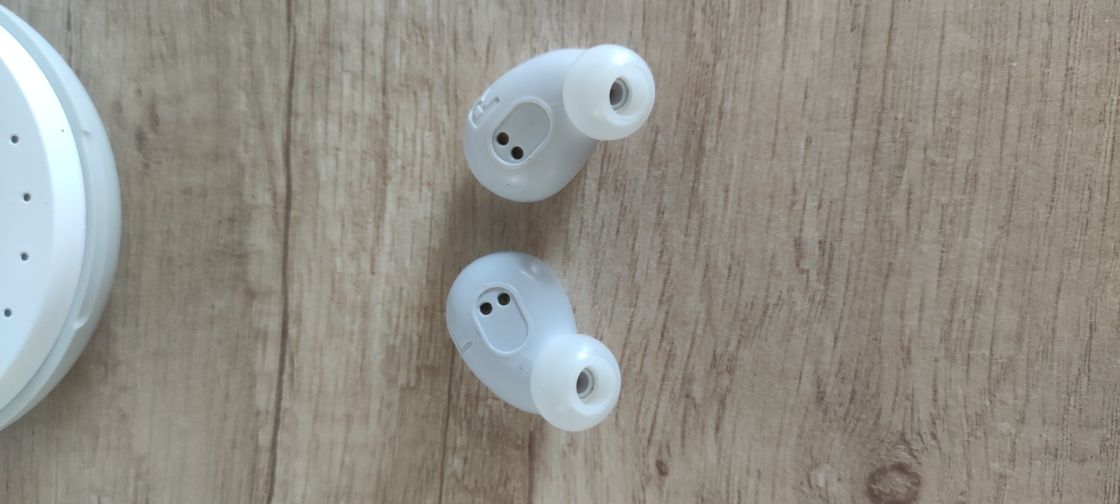 Słuchawki bezprzewodowe JBL FREE białe