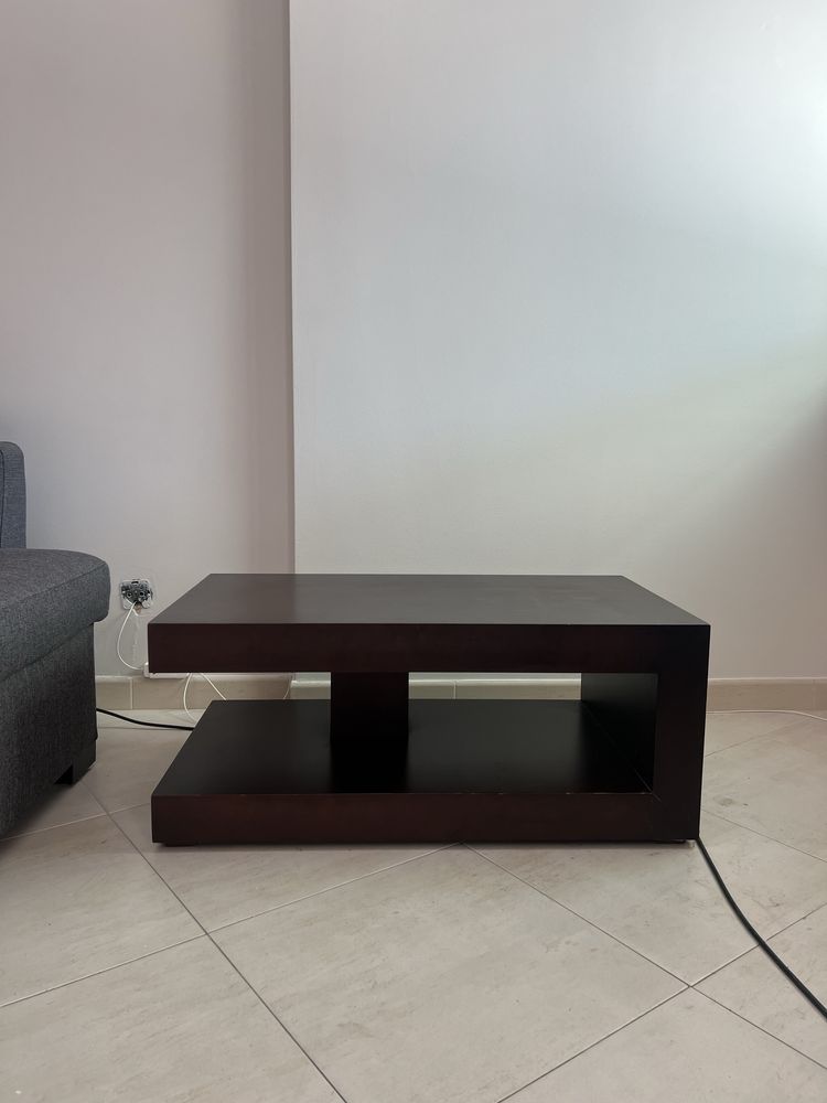 Mesa de apoio castanho escuro