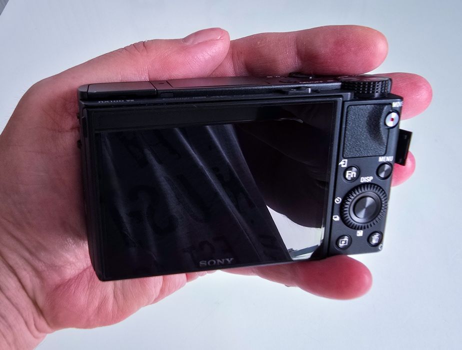 Sony DSC-RX100 M7 – kompaktowy aparat premium