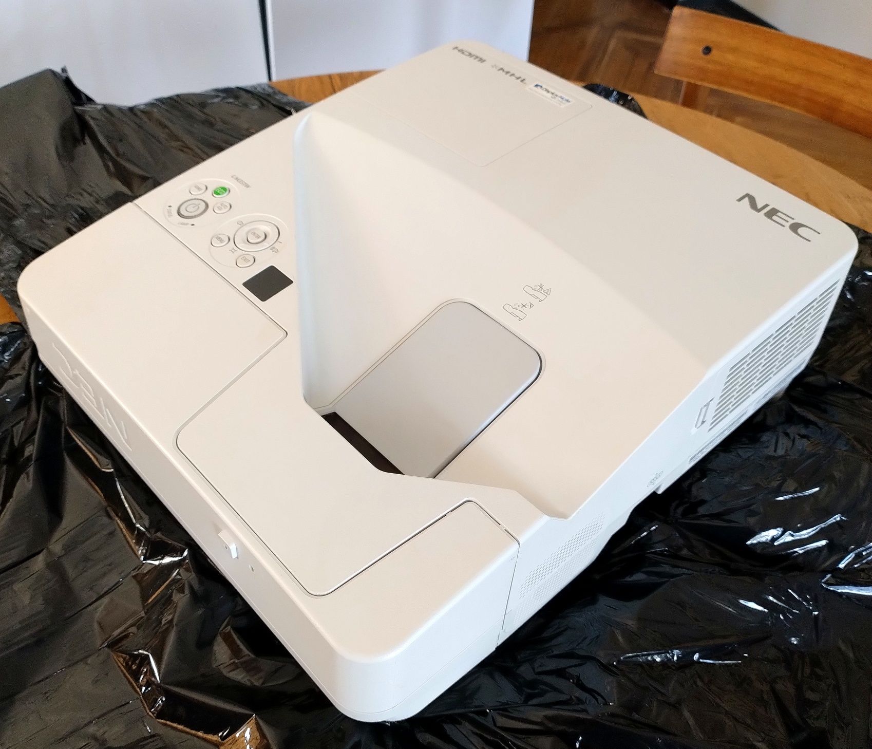 Projektor NEC UM351W