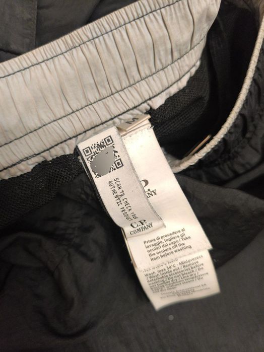 шорты C.P COMPANY 

розмір M

моя ціна 550 грн

сост: 9/10 

за замовл