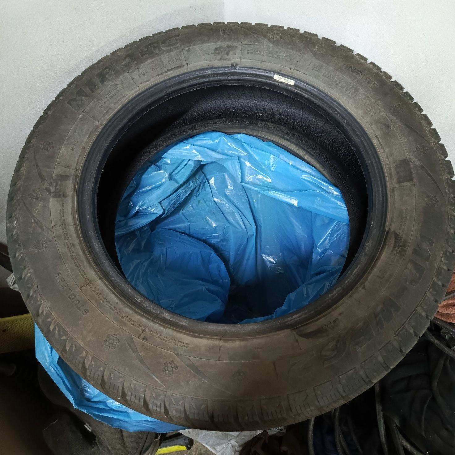 Opony zimowe komplet 225/60R17 99H